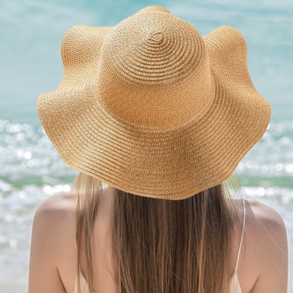 Artisan Handmade Natural Minimalist Packable Wavy Brim Straw Hat, One Size. - Picture 3 of 12